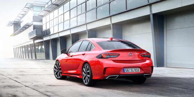 Opel revela Insignia GSi com 252cv! 20