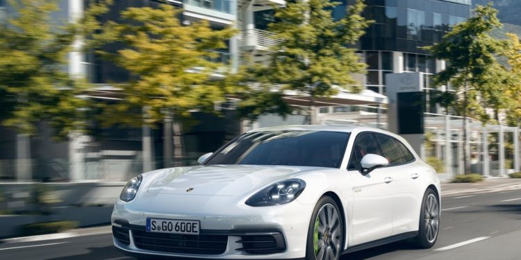 Porsche Panamera Sport Turismo: Como fazer uma família feliz! 30