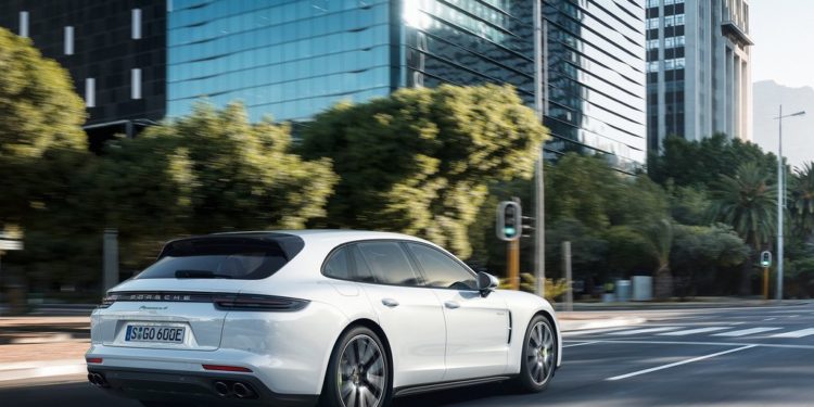 Porsche Panamera Sport Turismo: Como fazer uma família feliz! 31
