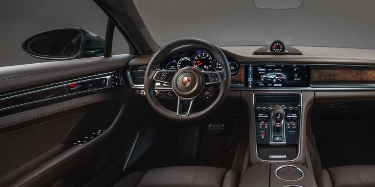Porsche Panamera Sport Turismo: Como fazer uma família feliz! 27