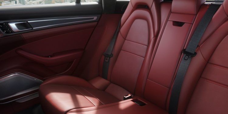 Porsche Panamera Sport Turismo: Como fazer uma família feliz! 36