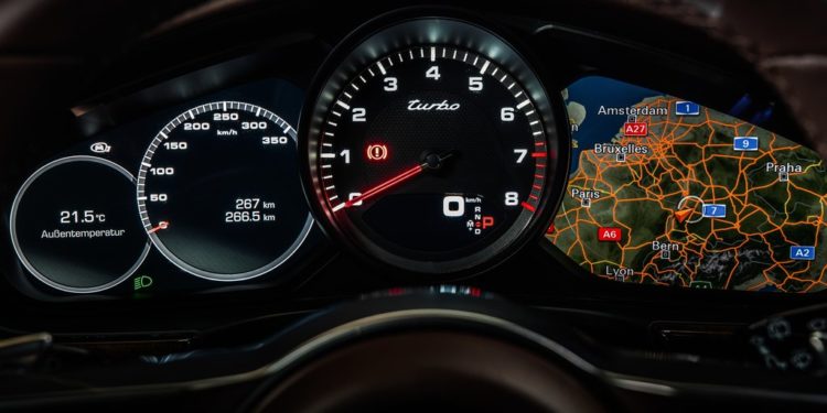 Porsche Panamera Sport Turismo: Como fazer uma família feliz! 34