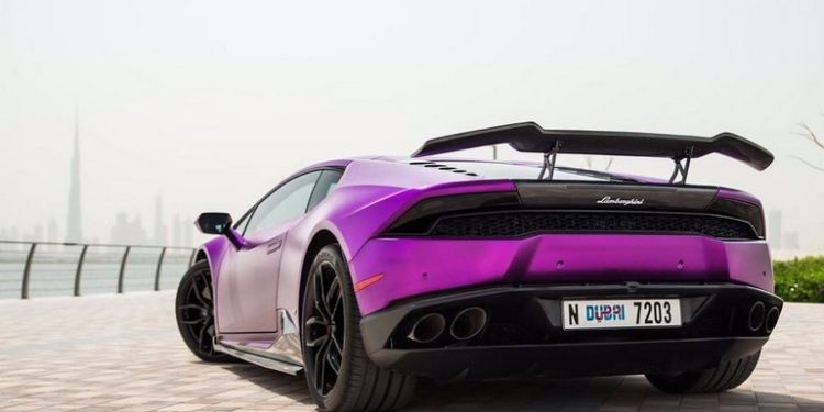 Este Lamborghini Huracan é exclusivo e pertence a uma mulher! 16