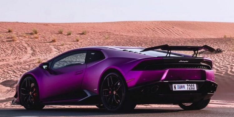 Este Lamborghini Huracan é exclusivo e pertence a uma mulher! 14