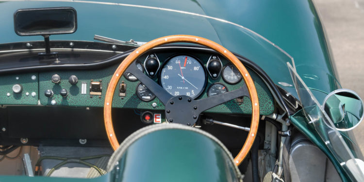 Aston Martin DBR1 bate recordes no leilão da RM Sotheby! 30