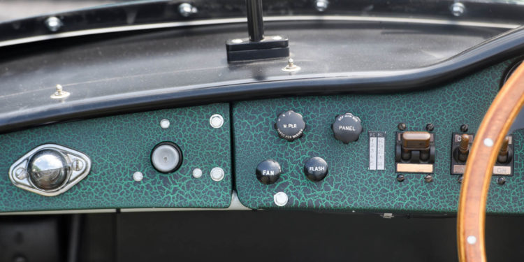 Aston Martin DBR1 bate recordes no leilão da RM Sotheby! 29