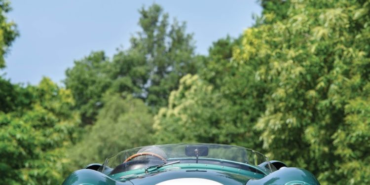Aston Martin DBR1 bate recordes no leilão da RM Sotheby! 56