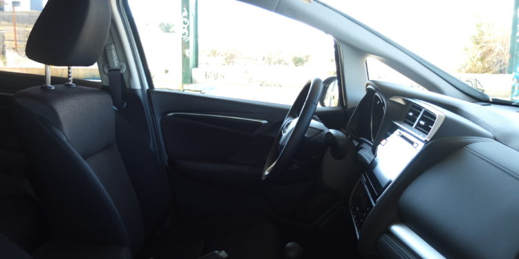 Honda Jazz 1.3 i-VTEC: O utilitário inteligente! 26