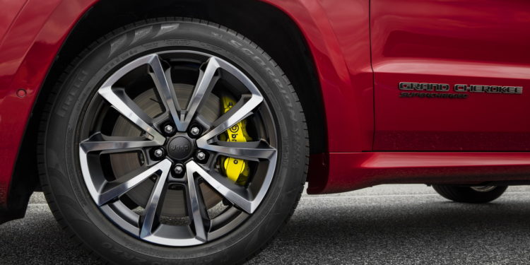 Jeep Grand Cherokee Trackhawk é o SUV mais potente do mundo! 15