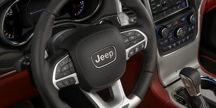 Jeep Grand Cherokee Trackhawk é o SUV mais potente do mundo! 13
