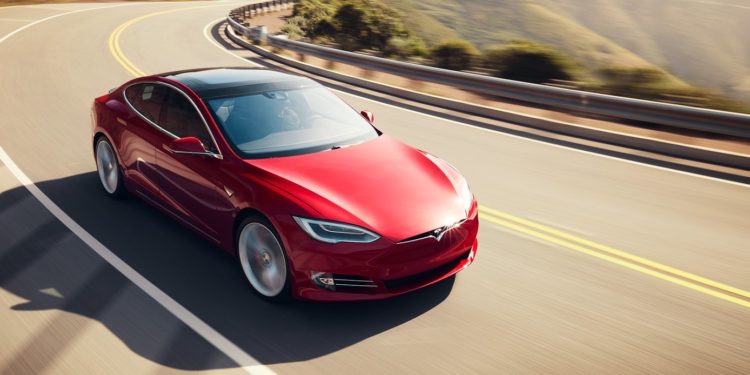 Taxista Finlandês atinge os 400.000km num Tesla Model S! 17