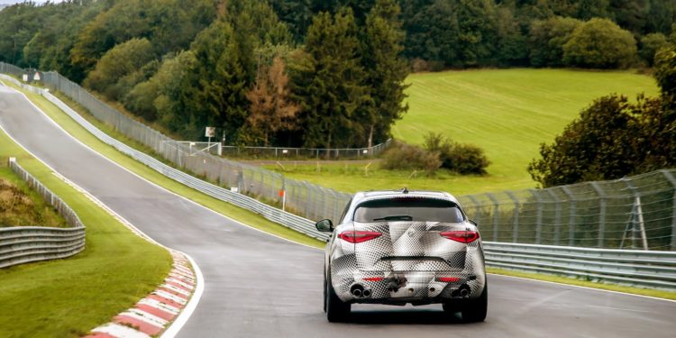 O Alfa Romeo Stelvio Quadrifolgio é o SUV mais rápido de Nurburgring! 18
