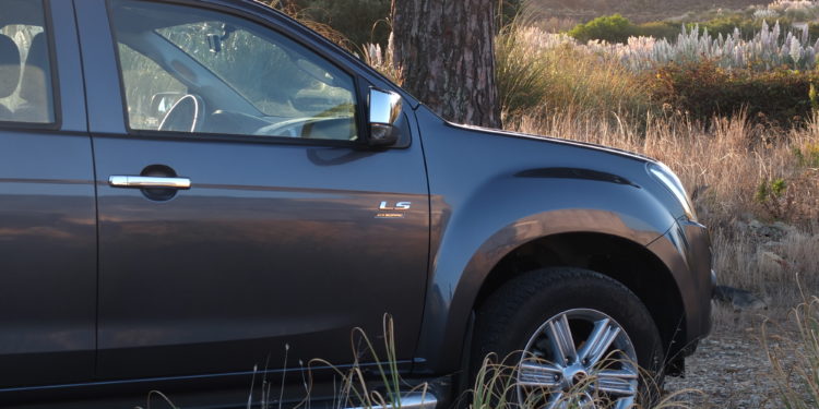Isuzu D-Max LS 1.9 DOHC: Durabilidade e flexibilidade! 49