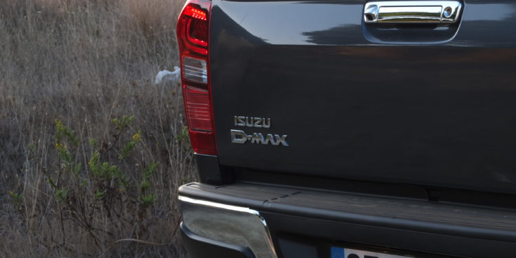 Isuzu D-Max LS 1.9 DOHC: Durabilidade e flexibilidade! 50