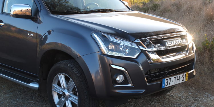 Isuzu D-Max LS 1.9 DOHC: Durabilidade e flexibilidade! 47