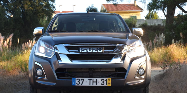 Isuzu D-Max LS 1.9 DOHC: Durabilidade e flexibilidade! 45