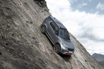 Land Rover lança Discovery SVX com 525cv focado no Todo-o-Terreno! 13