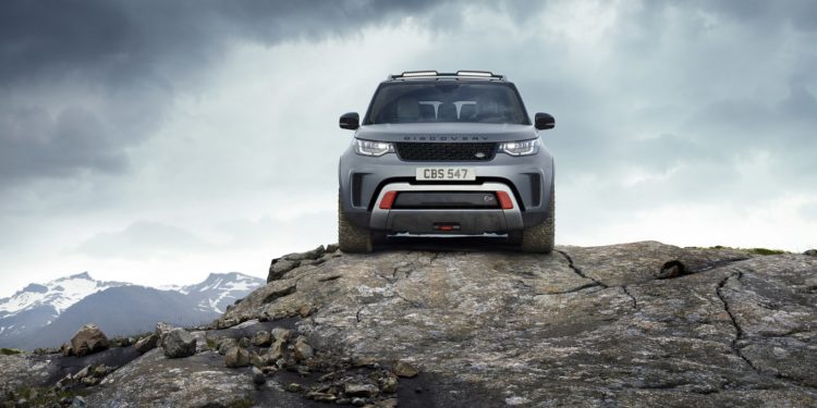 Land Rover lança Discovery SVX com 525cv focado no Todo-o-Terreno! 21