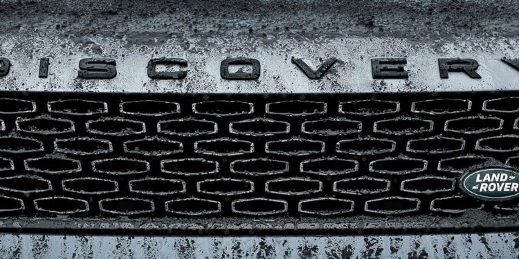 Land Rover lança Discovery SVX com 525cv focado no Todo-o-Terreno! 24