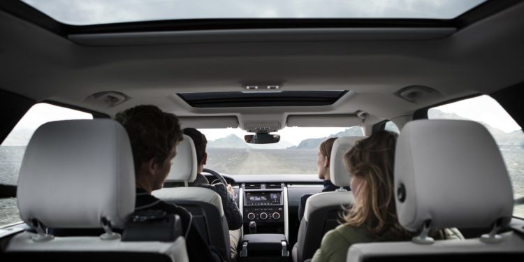 Land Rover lança Discovery SVX com 525cv focado no Todo-o-Terreno! 20