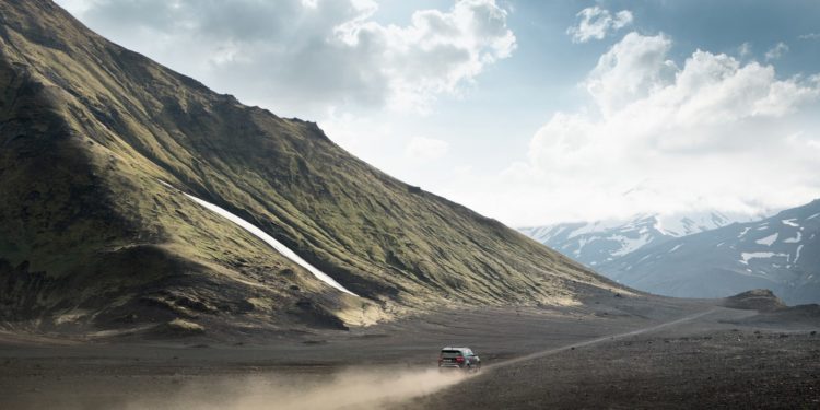 Land Rover lança Discovery SVX com 525cv focado no Todo-o-Terreno! 18