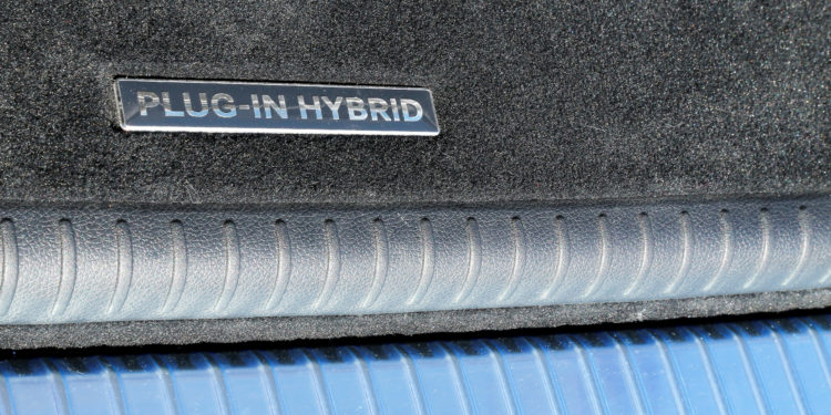 Mercedes C350E Plug-in Hybrid: Imponência Ecológica! 46