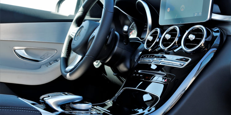 Mercedes C350E Plug-in Hybrid: Imponência Ecológica! 45