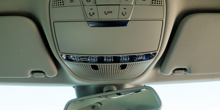 Mercedes C350E Plug-in Hybrid: Imponência Ecológica! 40