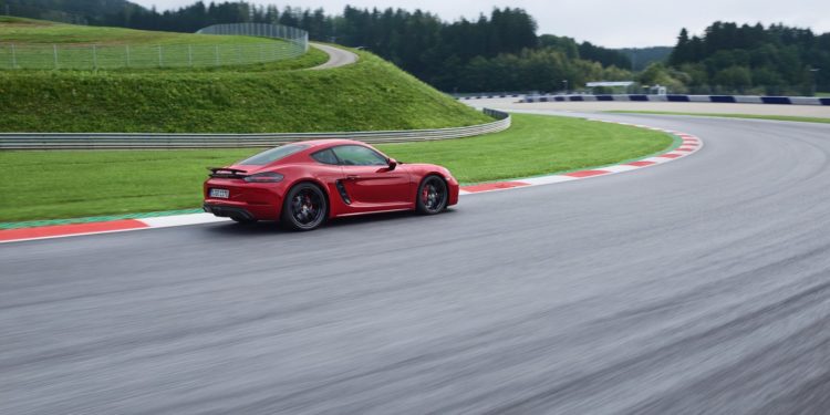 Porsche revela novo 718 GTS! 17