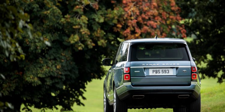 Range Rover recebe facelift com nova versão híbrida plug-in! 30