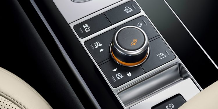 Range Rover recebe facelift com nova versão híbrida plug-in! 51
