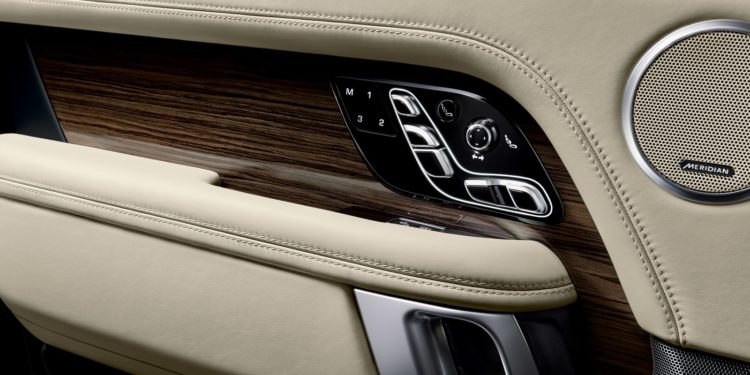 Range Rover recebe facelift com nova versão híbrida plug-in! 48