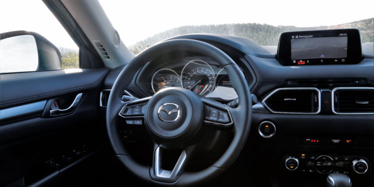 Mazda CX-5 2.2 SKYACTIV-D 4X2 Evolve AT: Eficiência elegante! 39