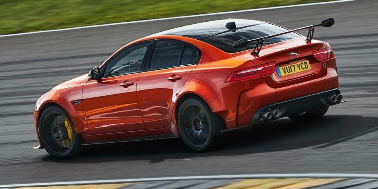 Jaguar persegue recorde em Nurburgring com XE SV Project 8! 13