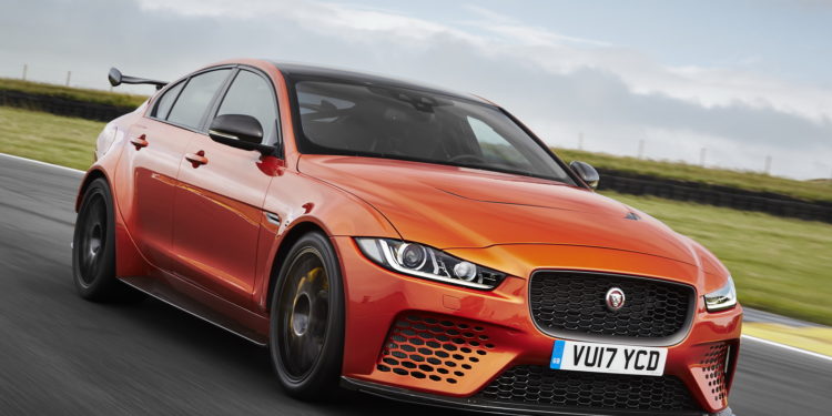 Jaguar persegue recorde em Nurburgring com XE SV Project 8! 14