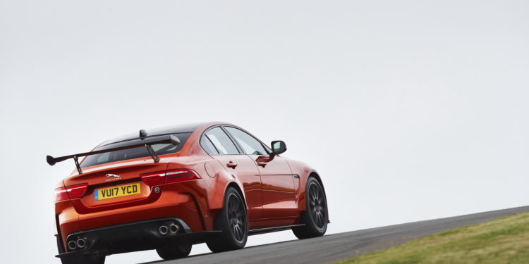 Jaguar persegue recorde em Nurburgring com XE SV Project 8! 15