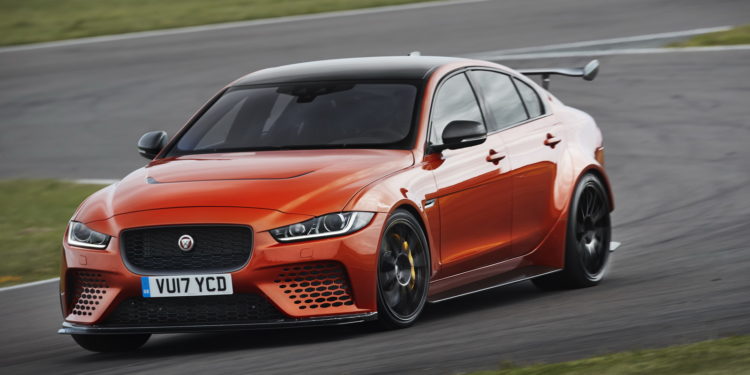 Jaguar persegue recorde em Nurburgring com XE SV Project 8! 17