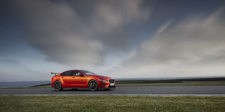 Jaguar persegue recorde em Nurburgring com XE SV Project 8! 21