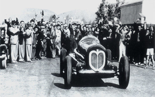 Alfa Romeo 16C Bimotore: O primeiro automóvel de corridas da Ferrari? 26