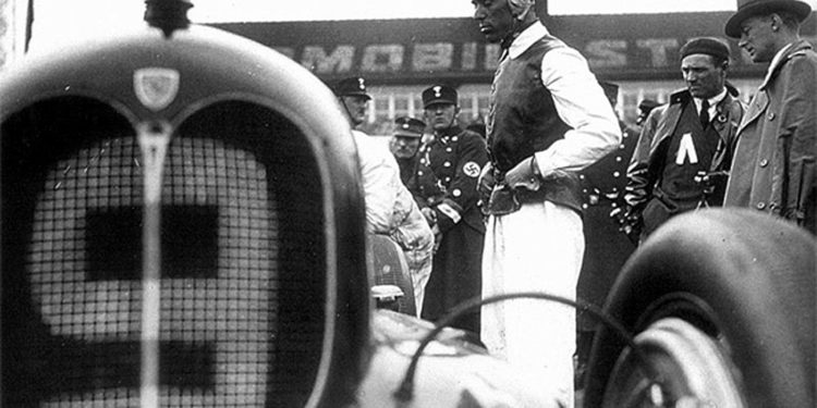 Alfa Romeo 16C Bimotore: O primeiro automóvel de corridas da Ferrari? 25