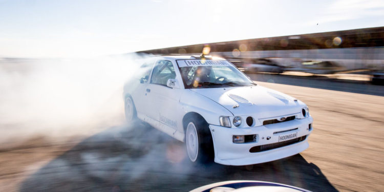 Ken Block de volta aos anos 90 com um Ford Escort RS Cosworth! 17