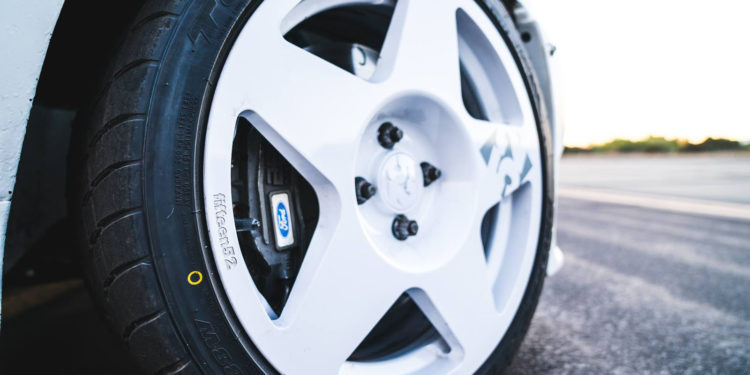 Ken Block de volta aos anos 90 com um Ford Escort RS Cosworth! 18