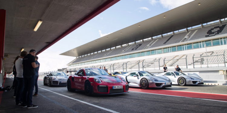 O Porsche 911 GT2 RS esteve em Portugal com Walter Rorhl e Mark Webber! 30