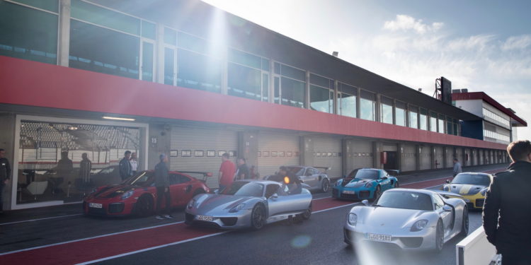 O Porsche 911 GT2 RS esteve em Portugal com Walter Rorhl e Mark Webber! 22