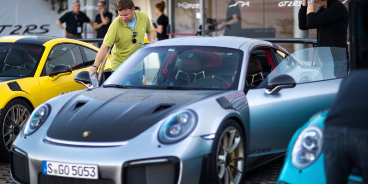 O Porsche 911 GT2 RS esteve em Portugal com Walter Rorhl e Mark Webber! 24