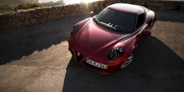 Alfa Romeo 4C e 4C Spider: Romance Automobilístico! 71