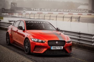 Jaguar XE SV Project 8 é a berlina mais rápida de Nurburgring com 7 minutos e 23 segundos! 20