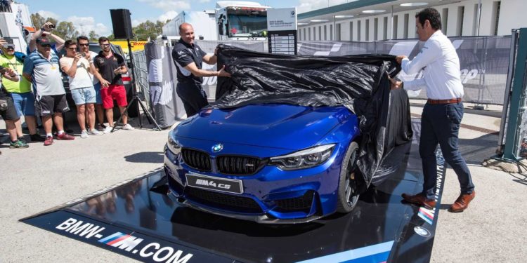 Marq Marquez recebe BMW M4 CS! 15