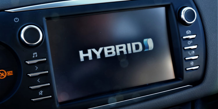 Toyota Yaris Hybrid: Utilitário ecológico! 39