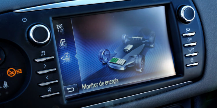 Toyota Yaris Hybrid: Utilitário ecológico! 38
